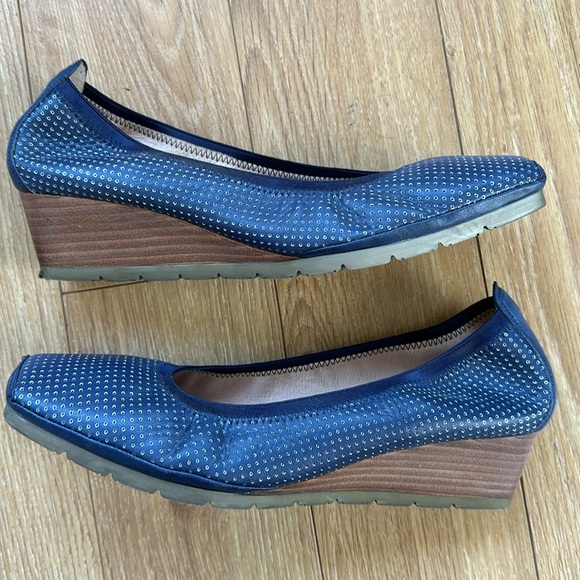 Hispanitas navy blue slip on wedge, all leather made in Spain, size 41 - Picture 2 of 9